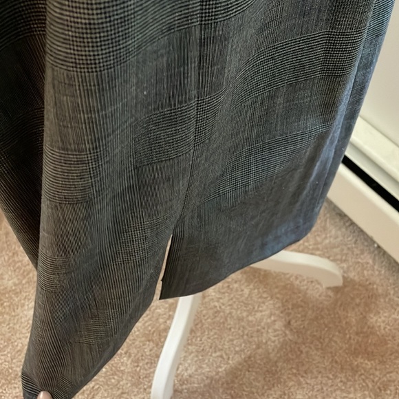 Gray suiting dress - Picture 4 of 4